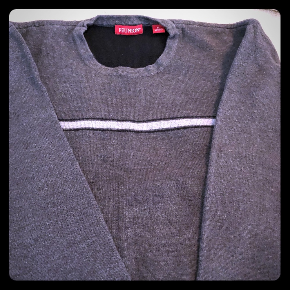 Men’s grey sweater